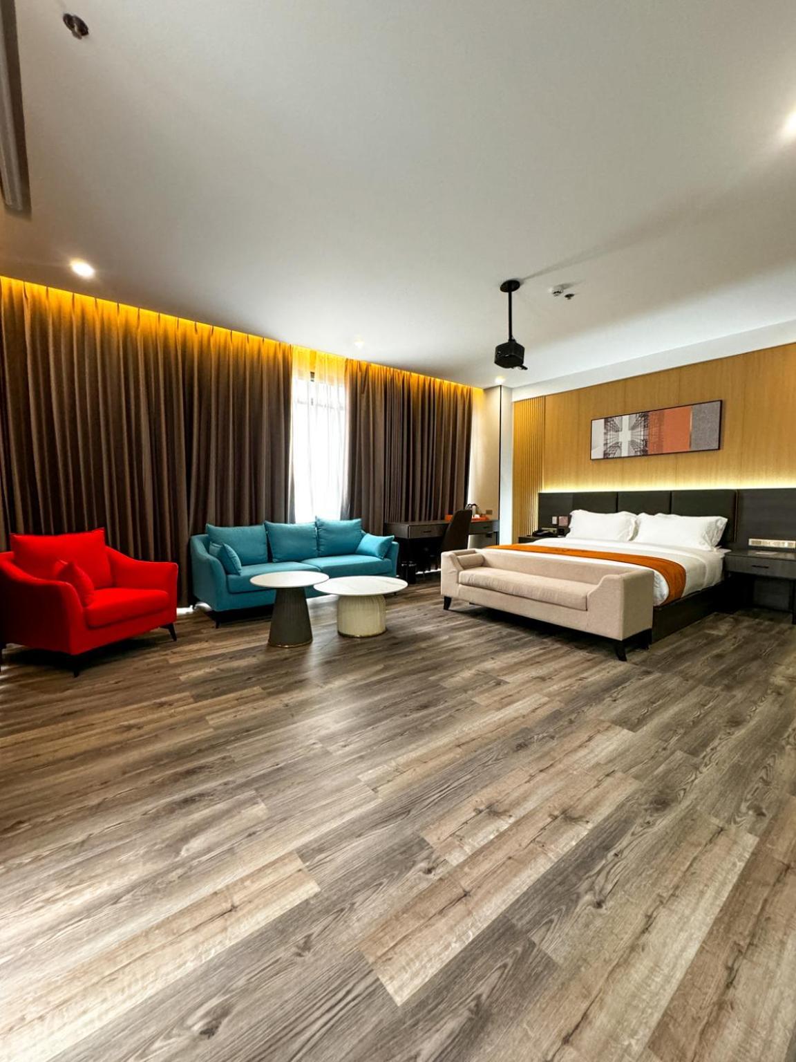 Venus Royale Hotel Корон Экстерьер фото