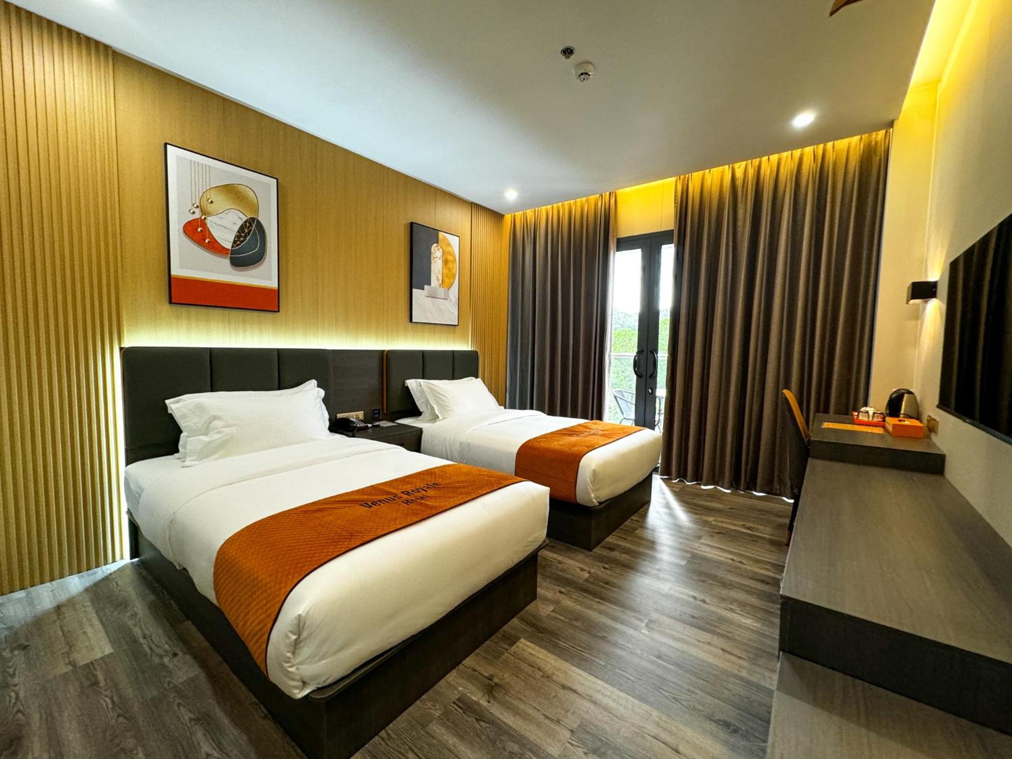 Venus Royale Hotel Корон Экстерьер фото